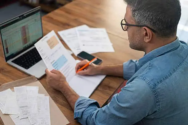 How to Spend Money Wisely: 5 Practical Tips for Budgeting