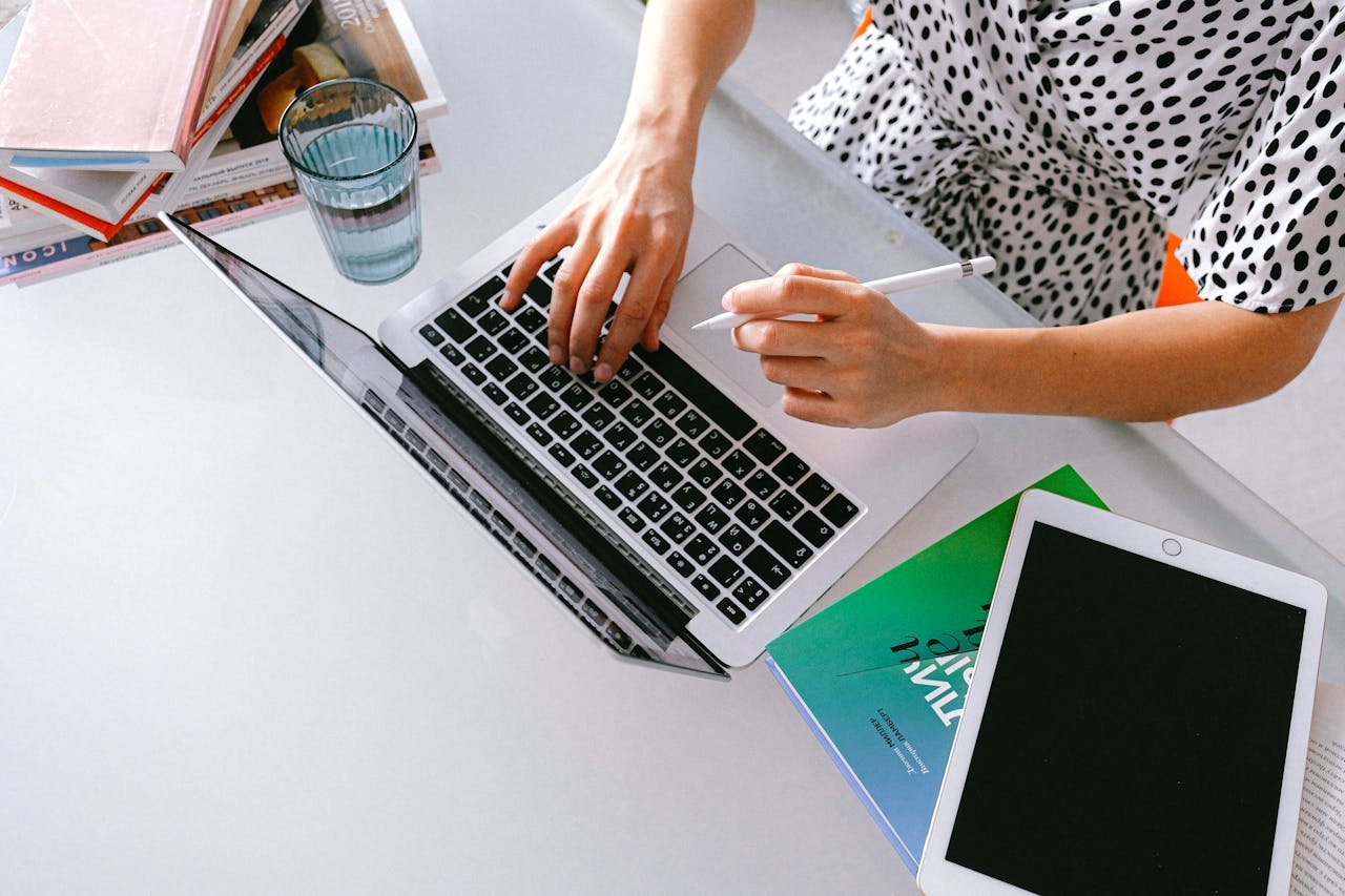Best Freelance Skills for Beginners That Actually Make Money in 2026